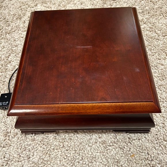 CROSLEY MUSIC WORKS METAL DISC MUSIC BOXES 🎶 NIB
Buy One Get one Free!  READ - 🎶 - Picture 7 of 7